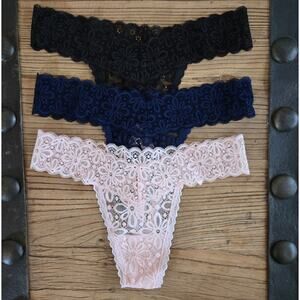 Victoria's Secret Lace Thong Bundle Sz S New 3 pieces